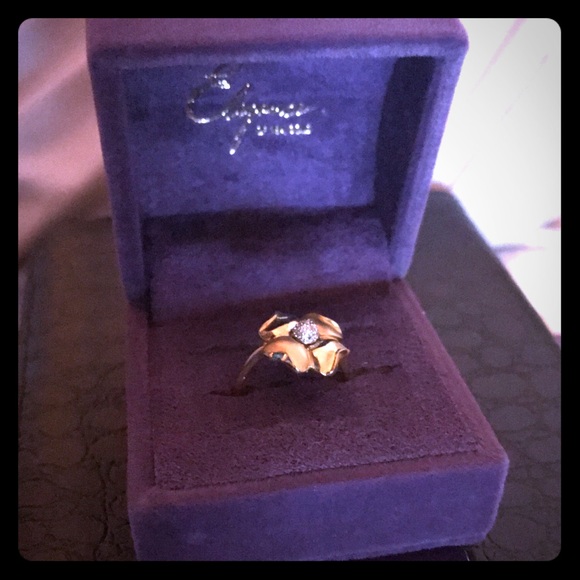 Sale⏰️18k Solid Gold-Italian Vintage flower Design w/centerDiamonds 6/6.5 - Picture 5 of 13